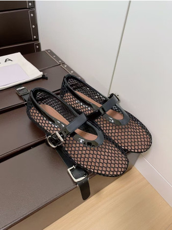 UA A1a1a BALLET FLATS IN FISHNET