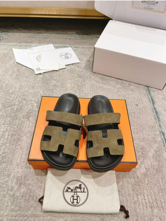 ua H**mes chypre sandal