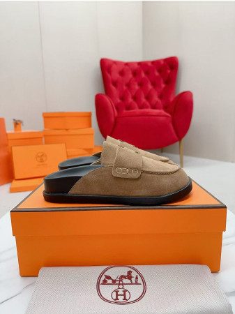 ua H**mes slippers