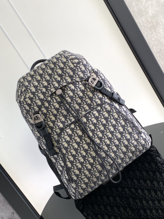 D*or 8 backpack with flap beige and black D*or oblique jacquard 31 x 48 x 16.5 cm