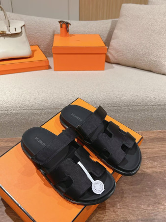 ua H**mes chypre sandal