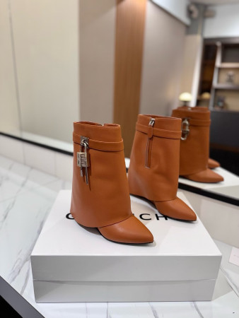 ua G1uenchy boots