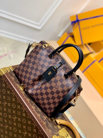 LV Boétie PM N45282