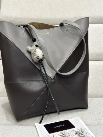L0ew* medium puzzle fold tote in shiny calfskin 25.5x14.5x31.5cm