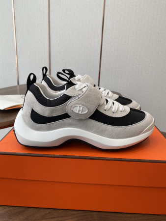 ua H**mes loop sneaker