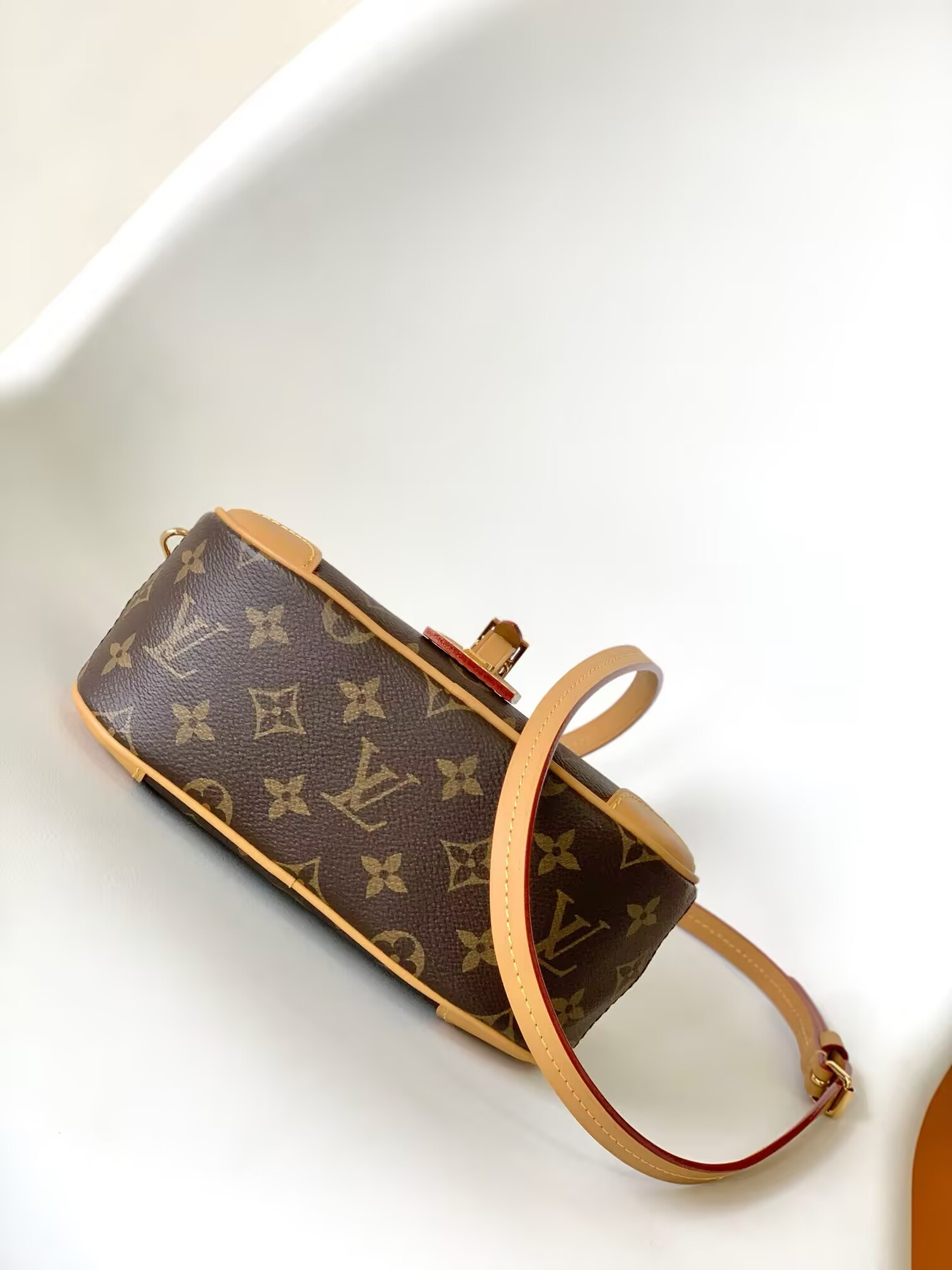 LV DEAUVILLE MINI M45528 22x15x7cm