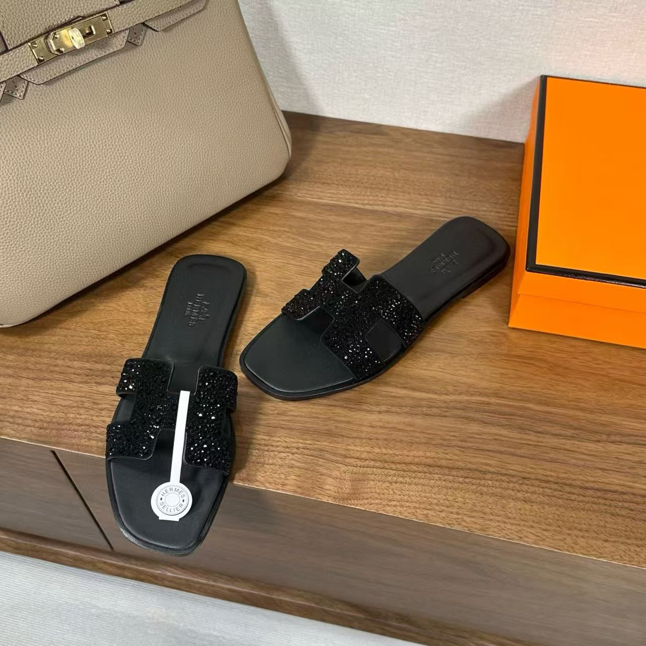 ua H**mes oran sandal