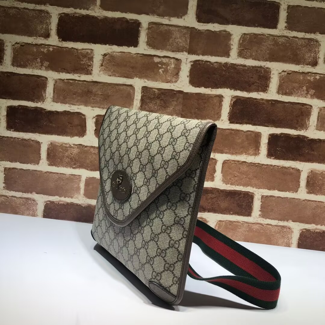 G*u*i neo vintage messenger bag 26x26x5cm