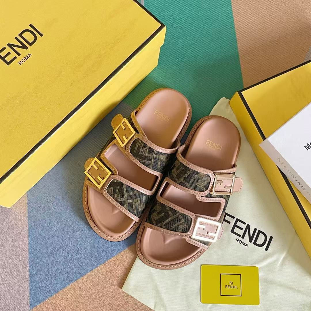 ua F**di logo canvas flat sandals