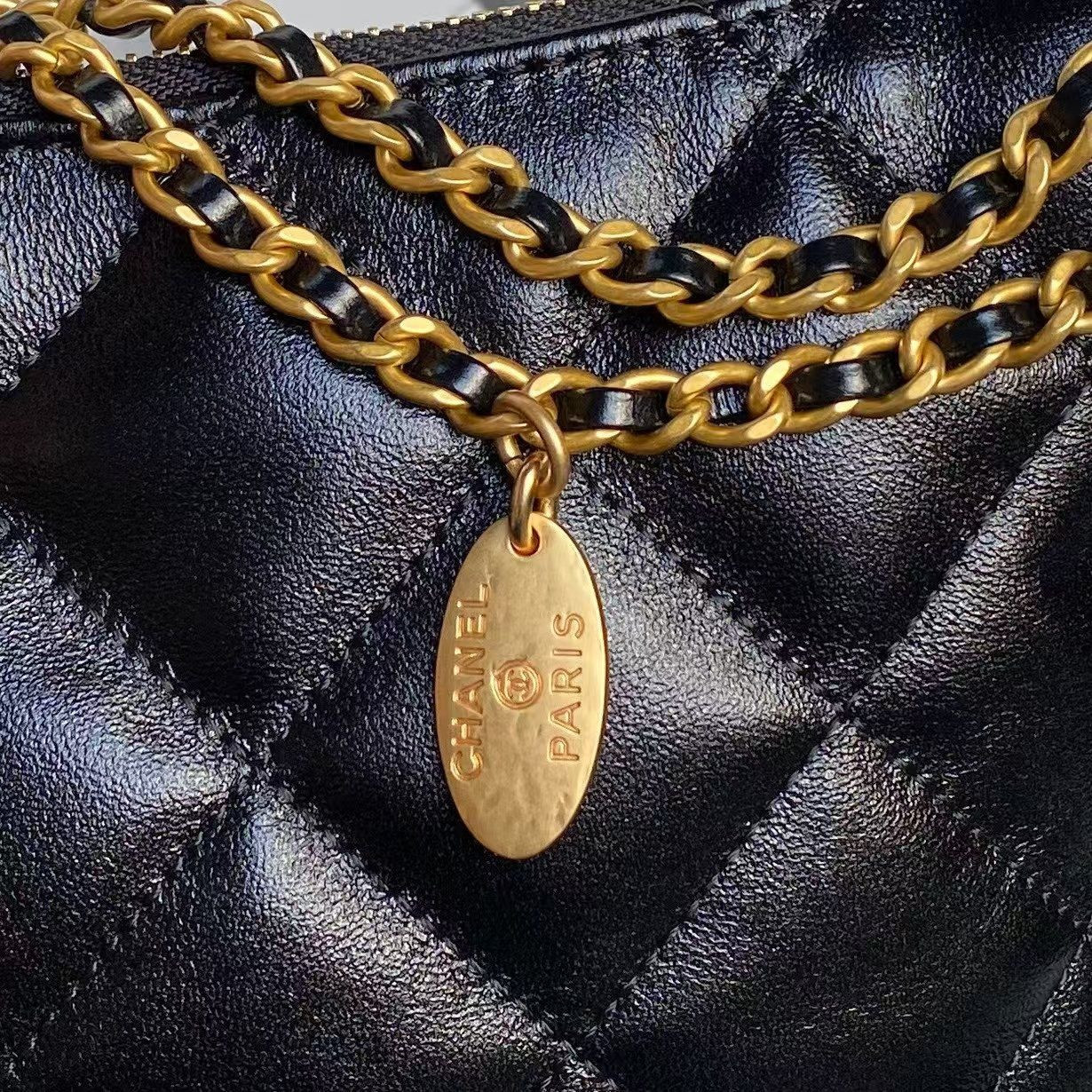 Ch*el hobo chain shoulder bag 20x32x6cm