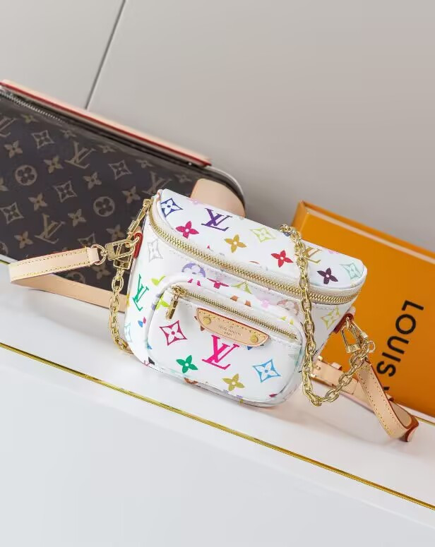 LV x TM Mini Bumbag M00130 17x12x9.5cm