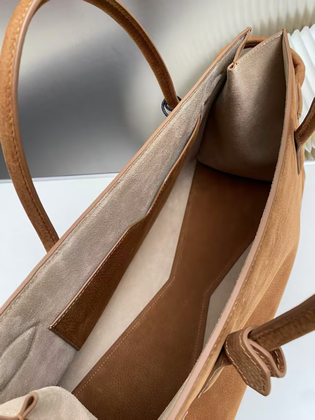Alaïa Le Teckel East West Tote Bag 42x20x45cm