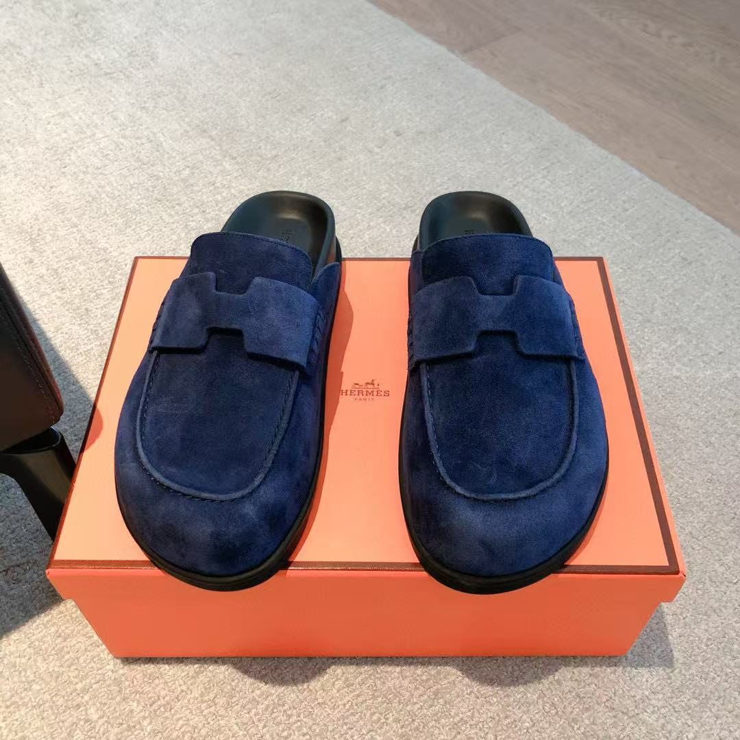 ua H**mes slippers