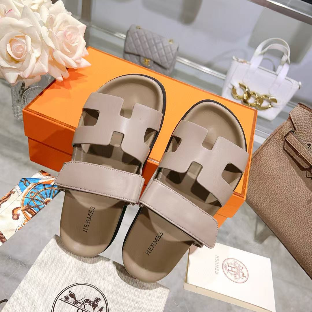 ua H**mes chypre sandal
