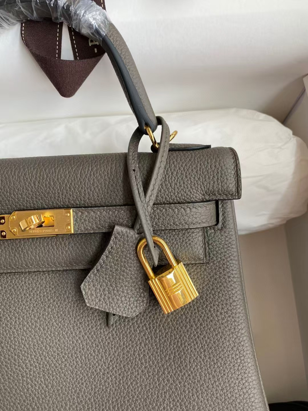 H**mes kelly gold-tone hardware 25 28
