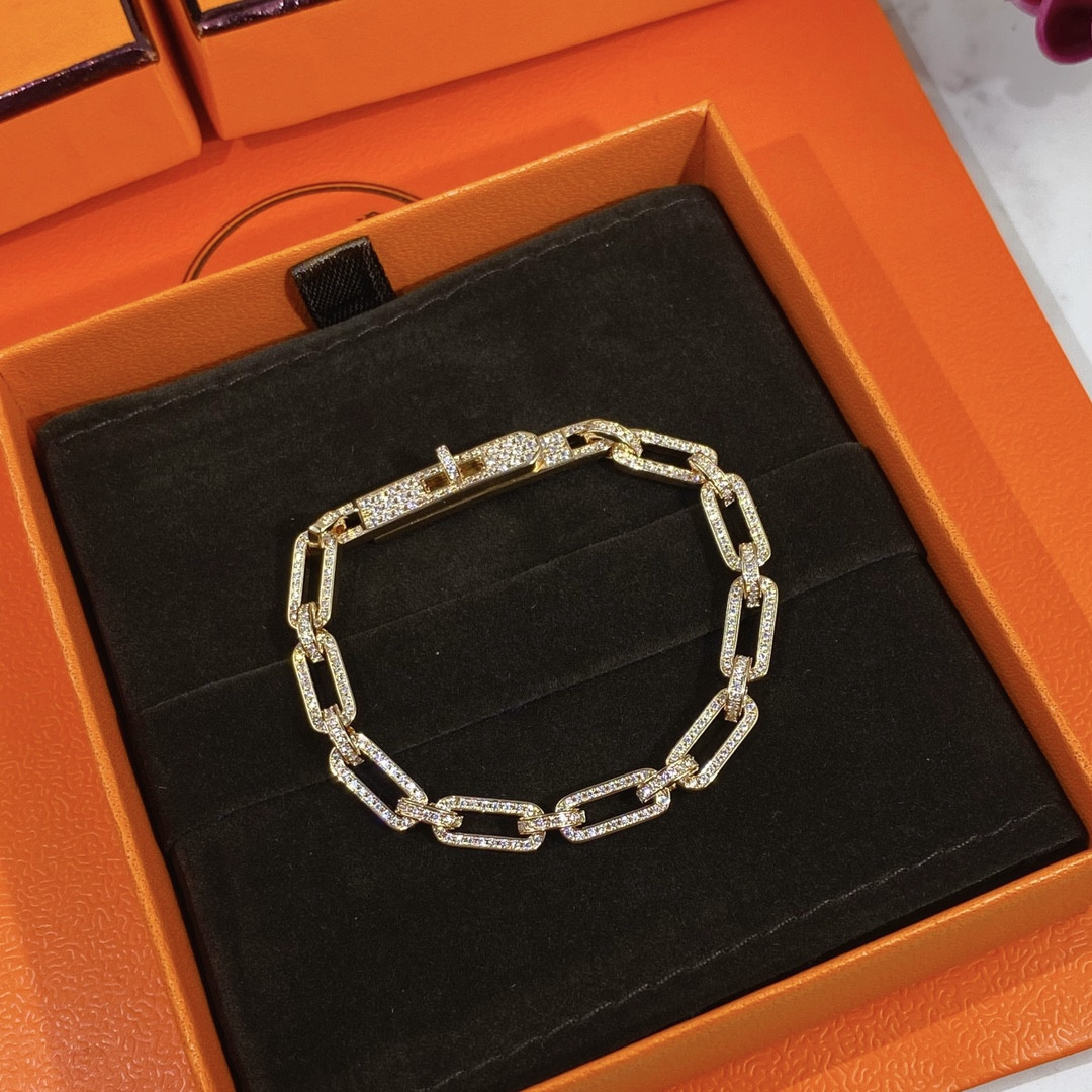 H**mes fully di*m*nd-encrusted kelly bracelet