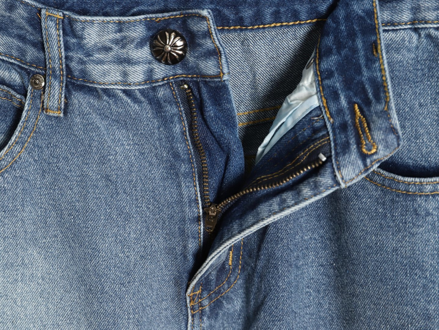 Ch**me He**ts jeans