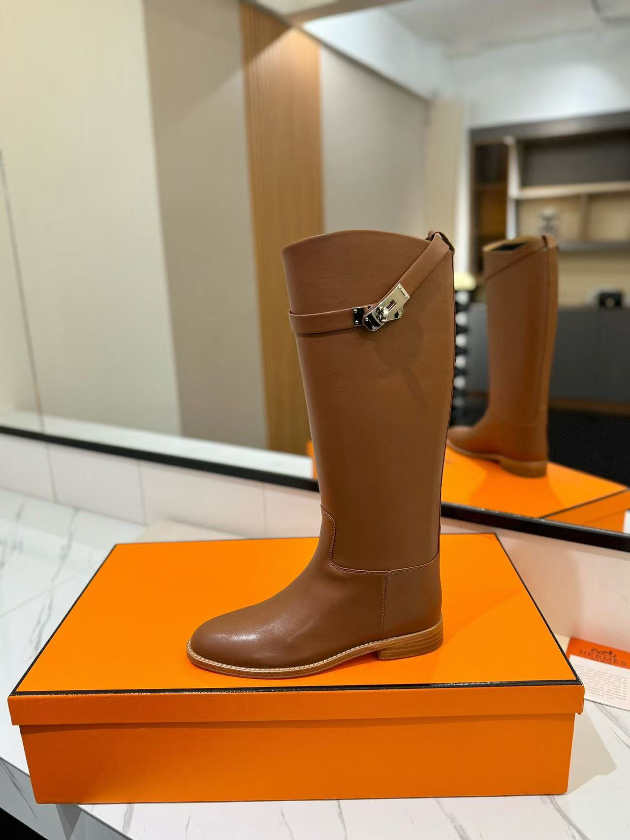 ua H**mes jumping boots