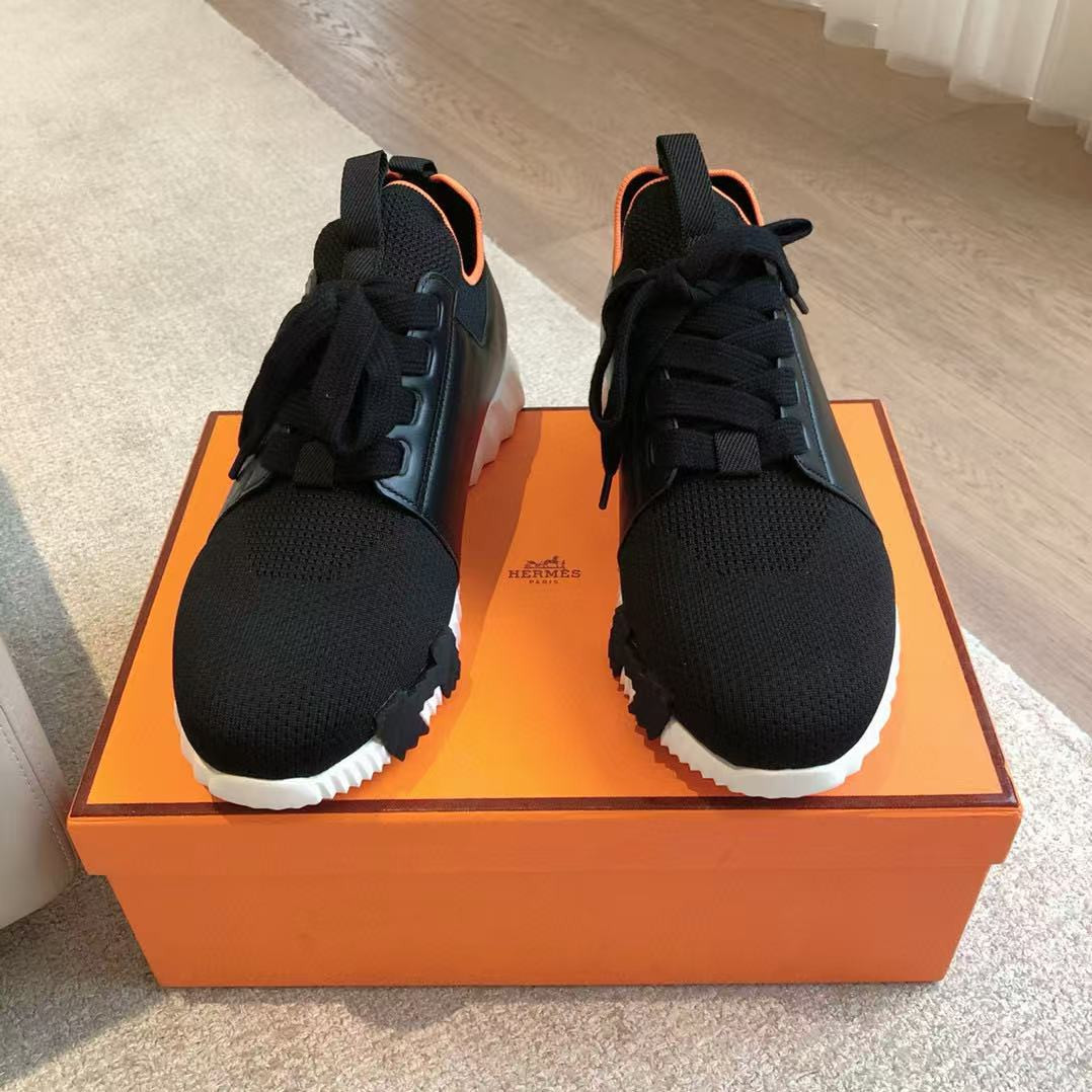 ua H**mes bouncing sneaker
