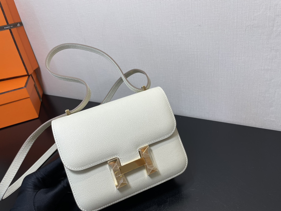 H**mes constance 19 epsom gold hardware 7.25" x 6.25" x 2.25"