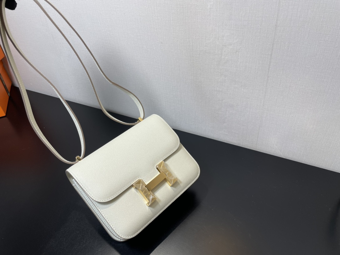 H**mes constance 19 epsom gold hardware 7.25" x 6.25" x 2.25"