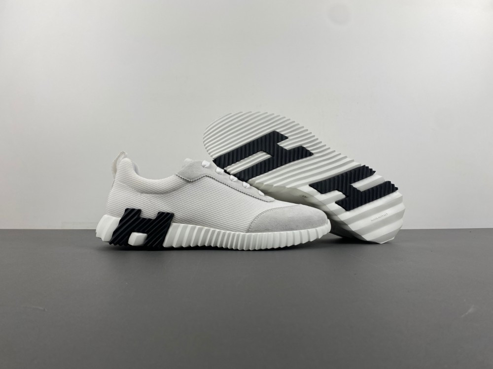ua H**mes bouncing sneaker