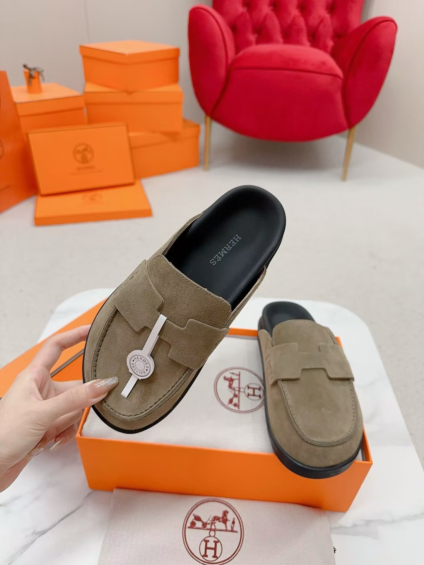 ua H**mes slippers