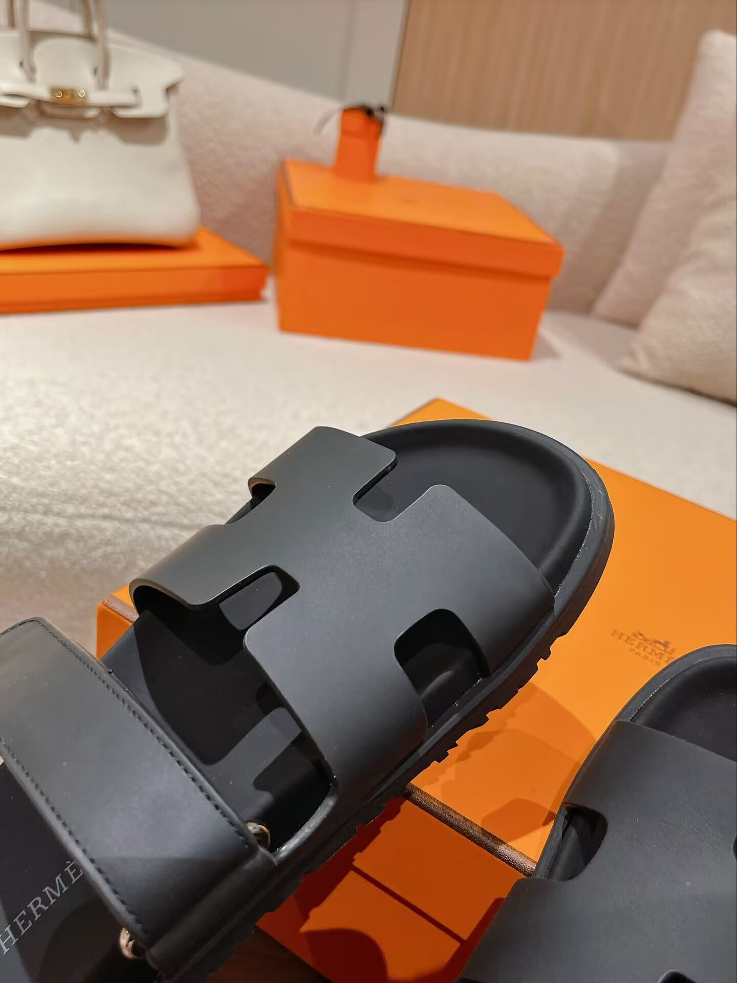 ua H**mes chypre sandal