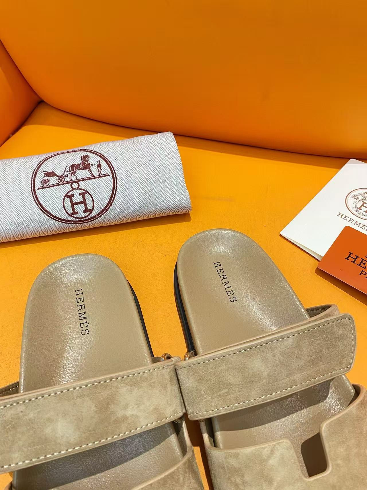 ua H**mes chypre sandal
