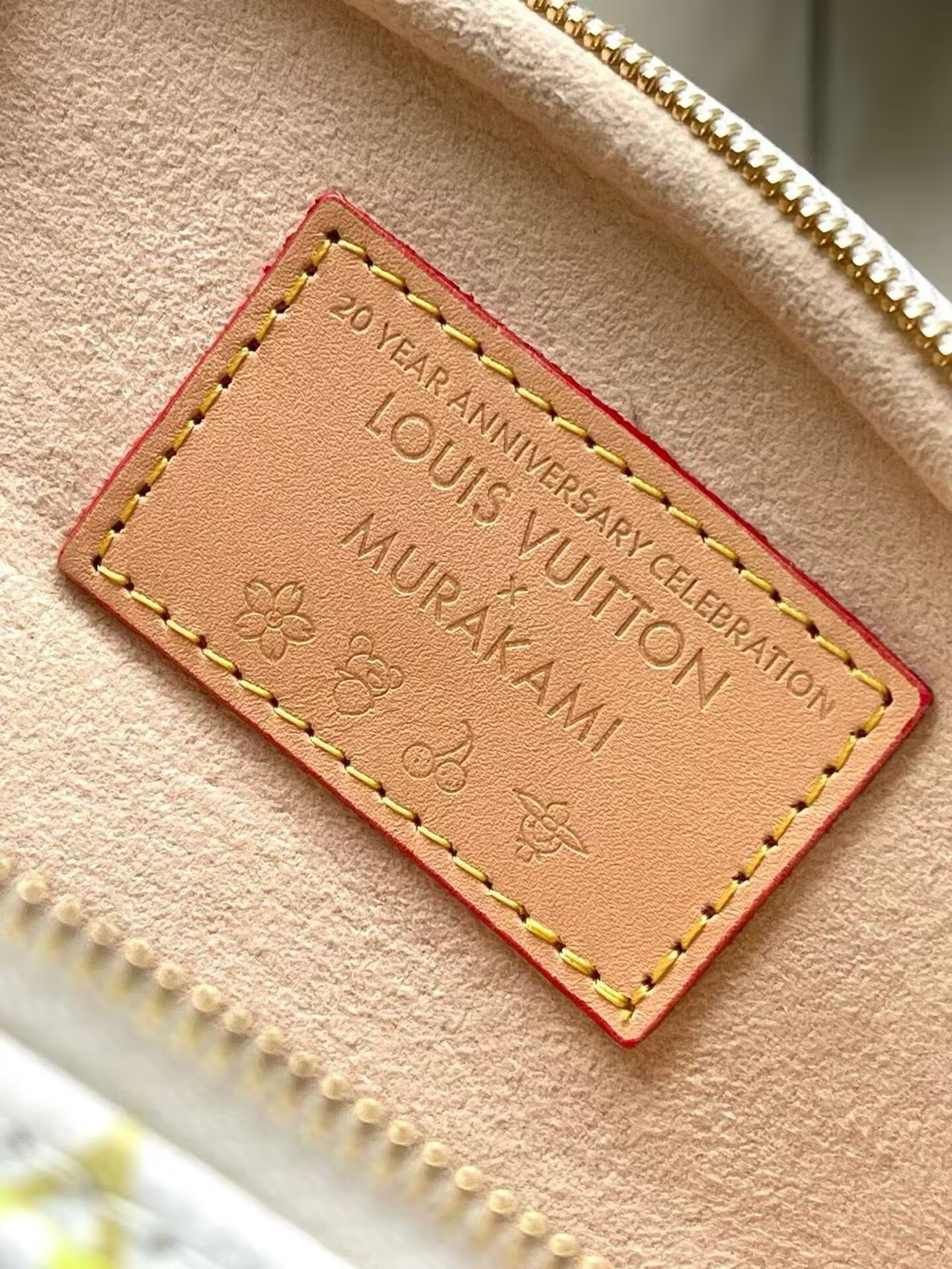 LV x TM Mini Bumbag M00130 17x12x9.5cm