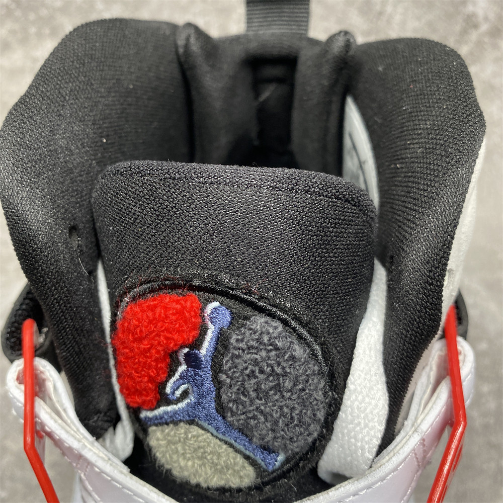 AIR JORDAN 8 RETRO 