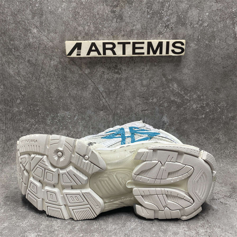 ua runner Gr*ffiti white blue runner Gr*ffiti white blue