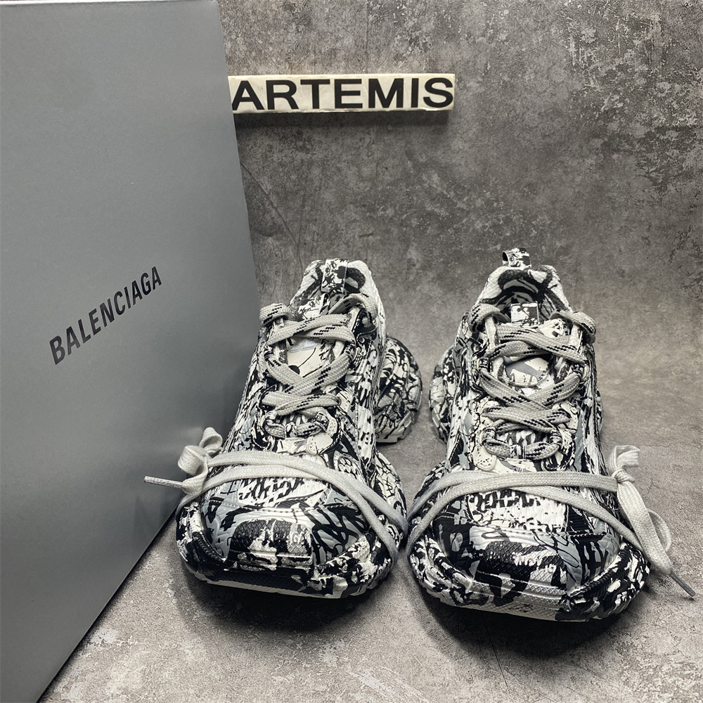 ua balenciga 3xl Gr*ffiti sneaker