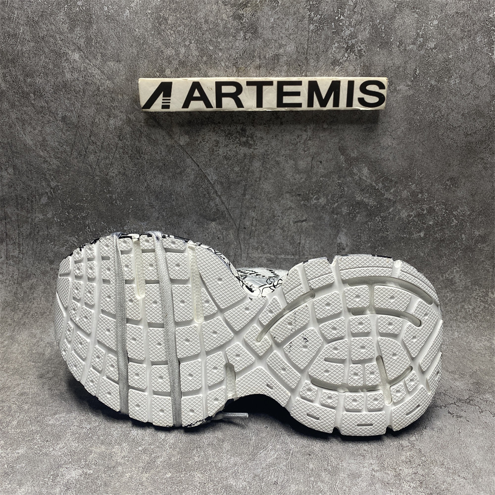 ua balenciga 3xl Gr*ffiti sneaker