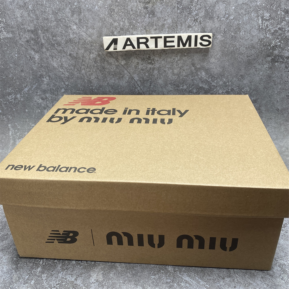 ua m1v m1v x new Ba1an*e 530 sl suede sneakers