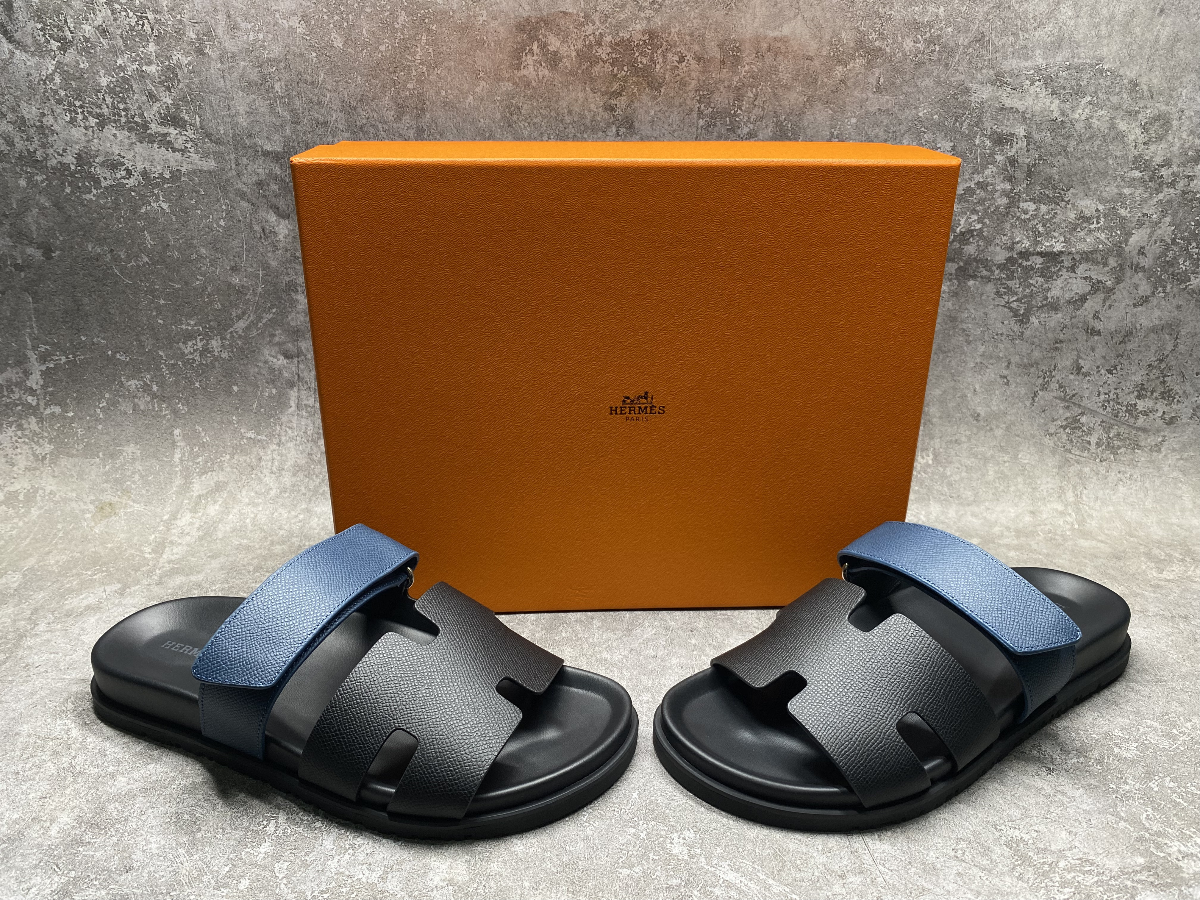 ua H**mes chypre sandal