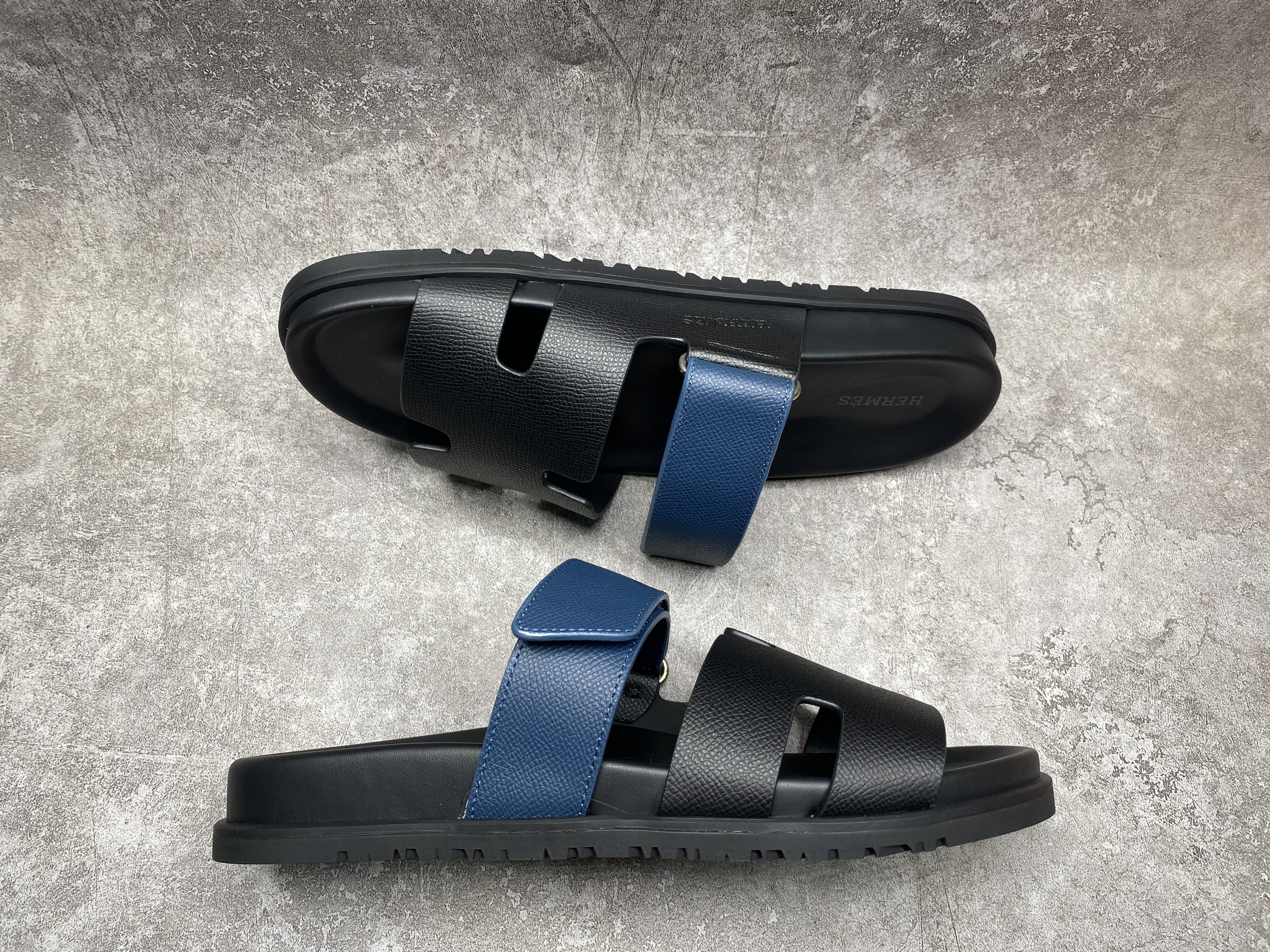 ua H**mes chypre sandal