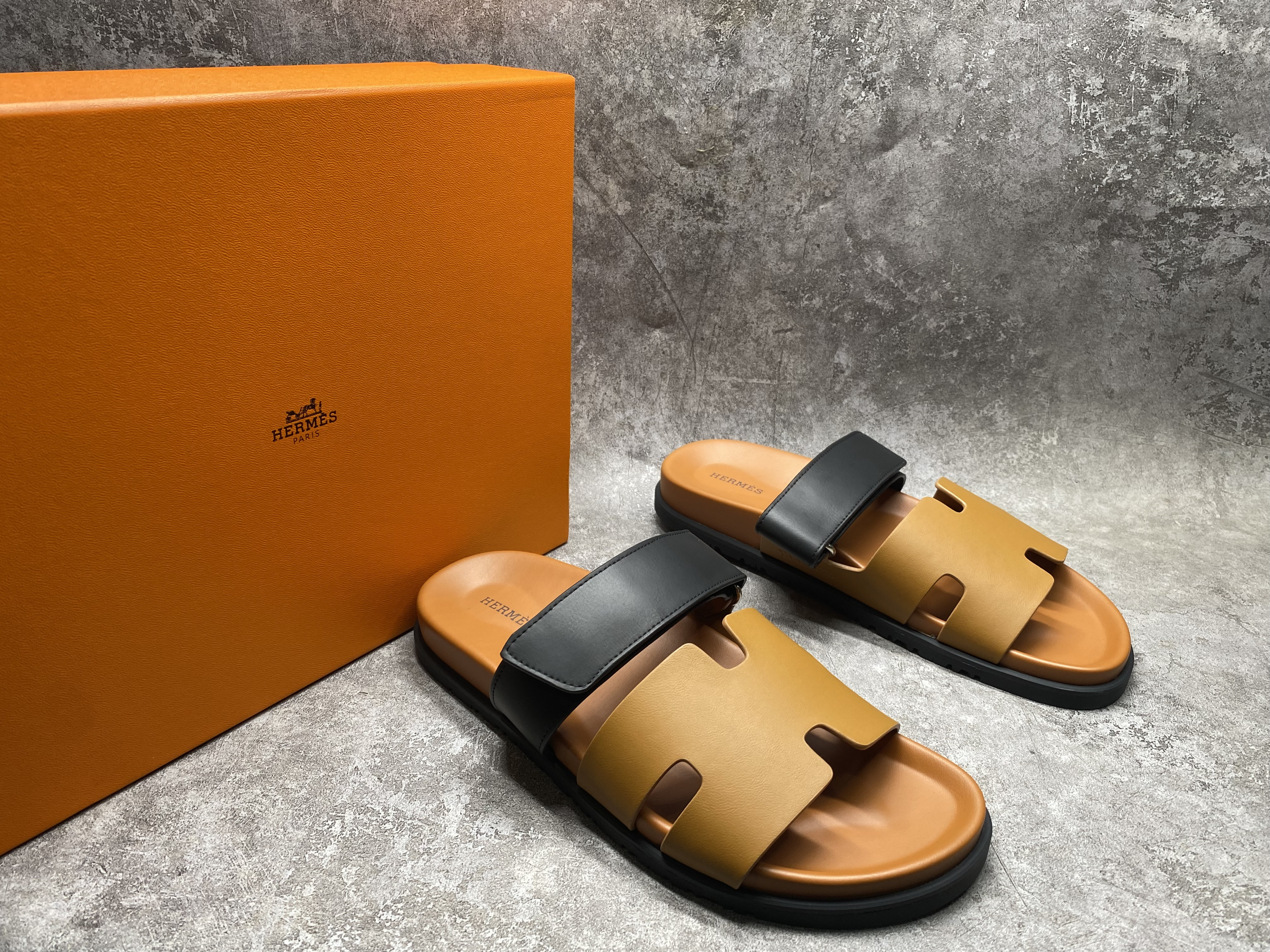 ua H**mes chypre sandal