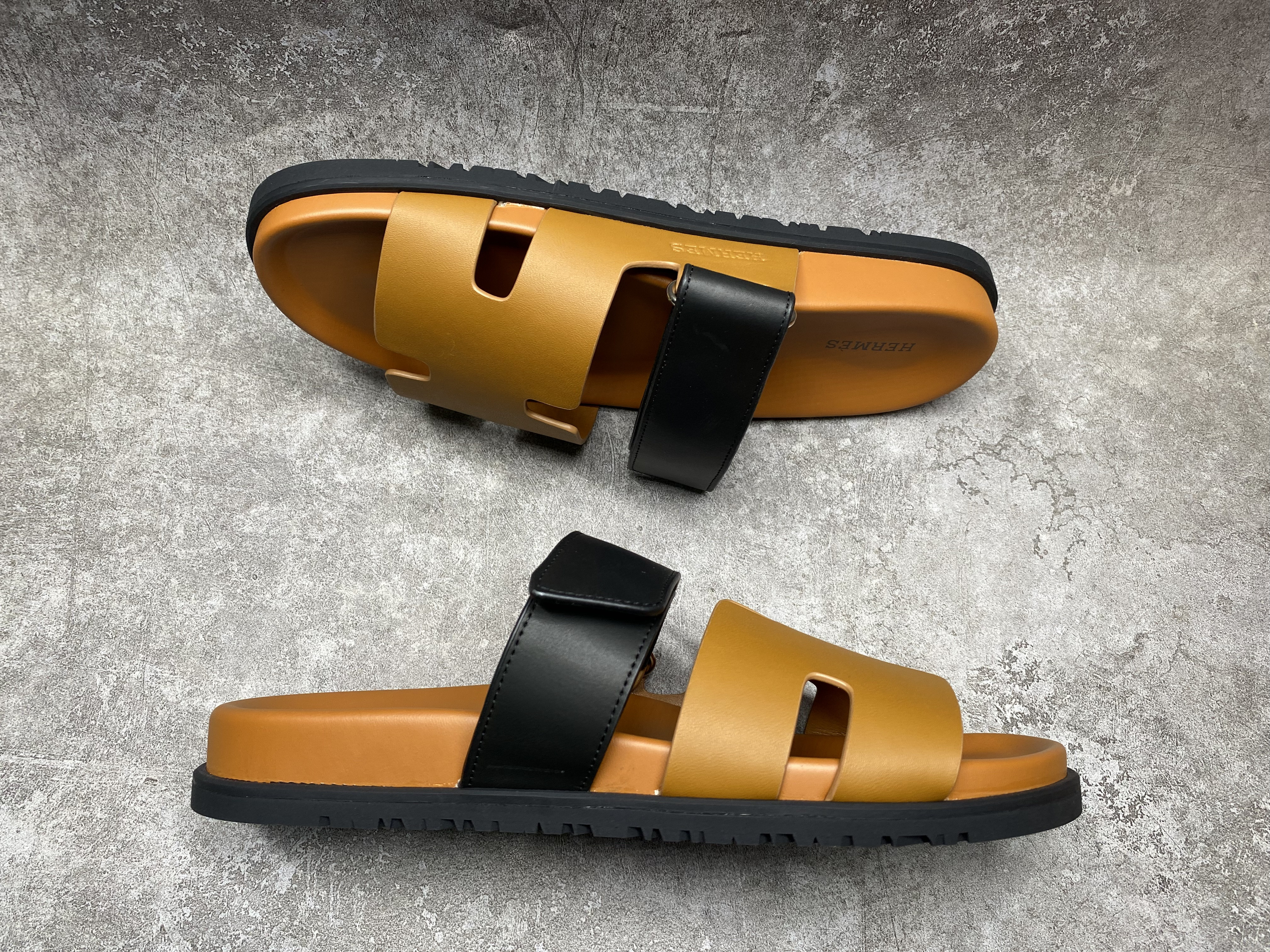 ua H**mes chypre sandal