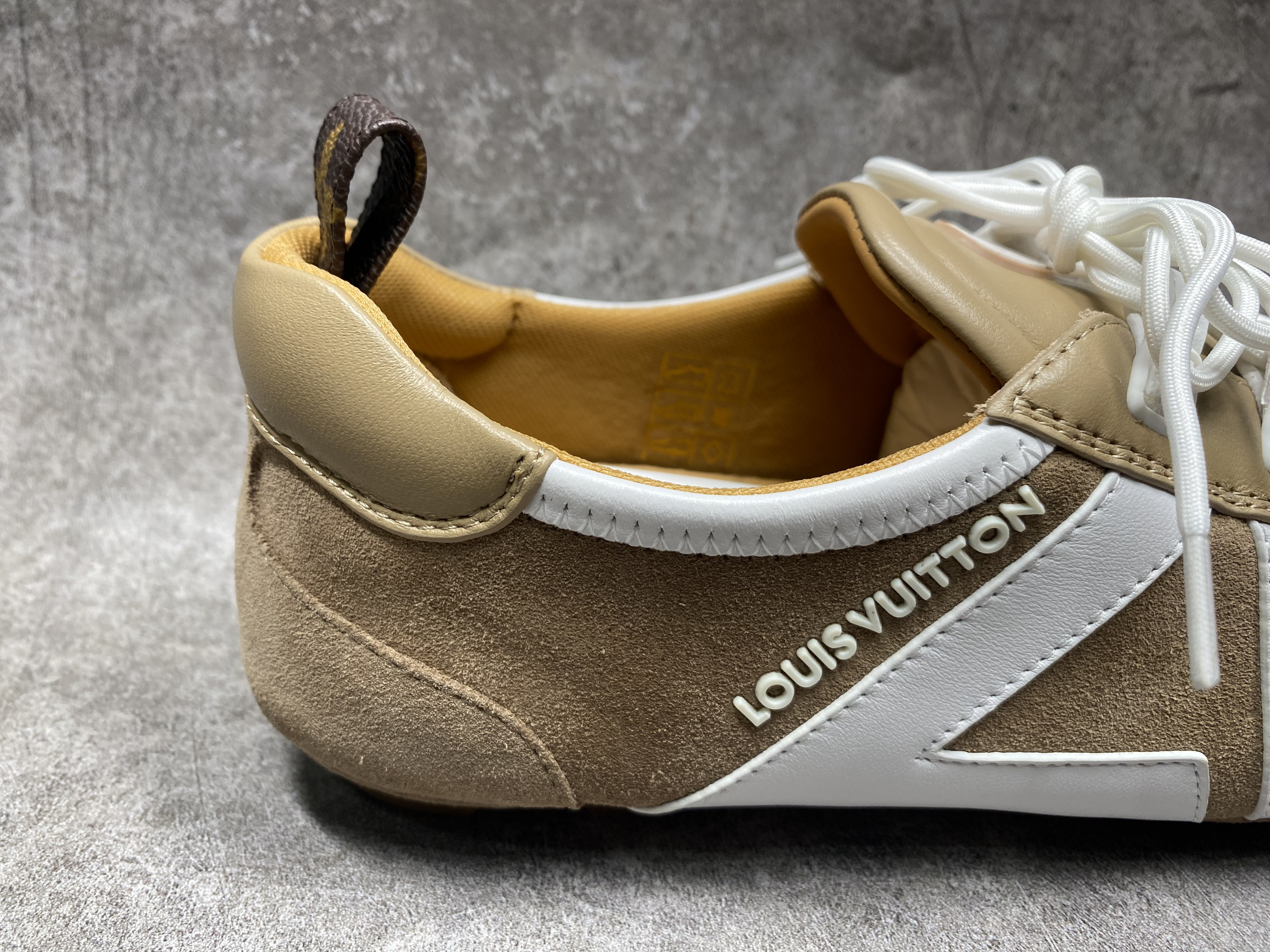 UA LV Sneaker