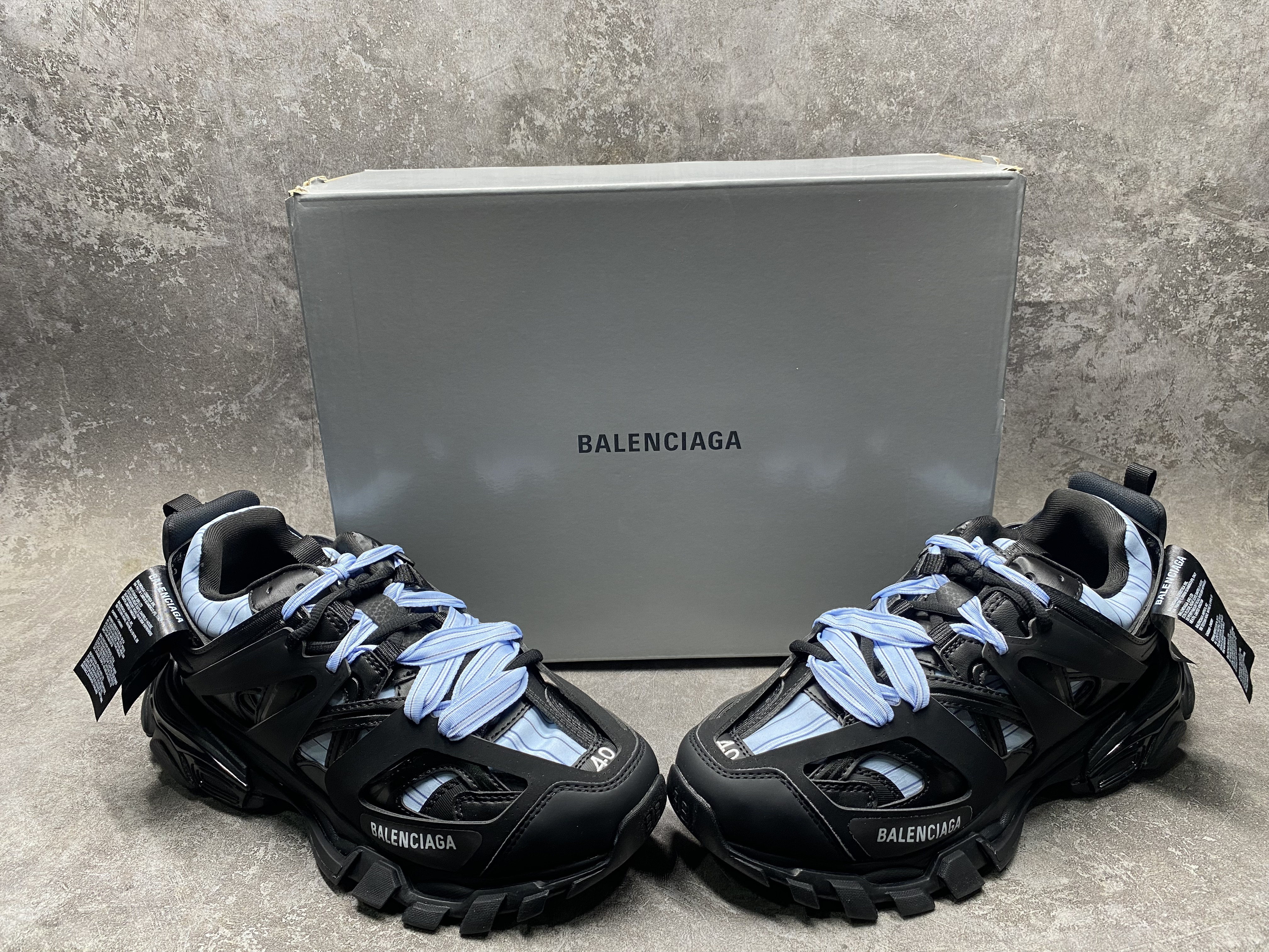 ua Ba*len*cia*ga track sneaker