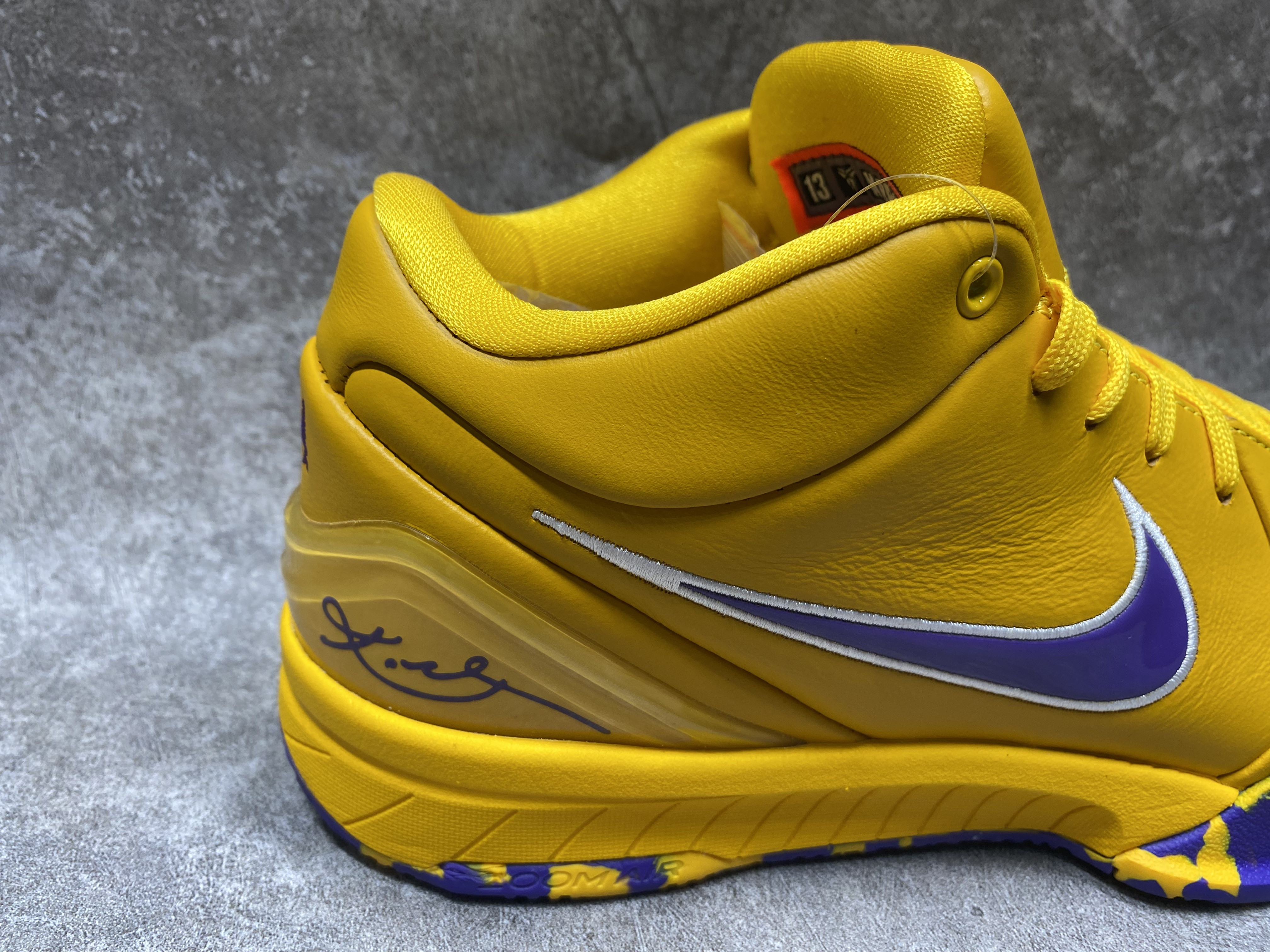 UA NIKE ZOOM KOBE 4