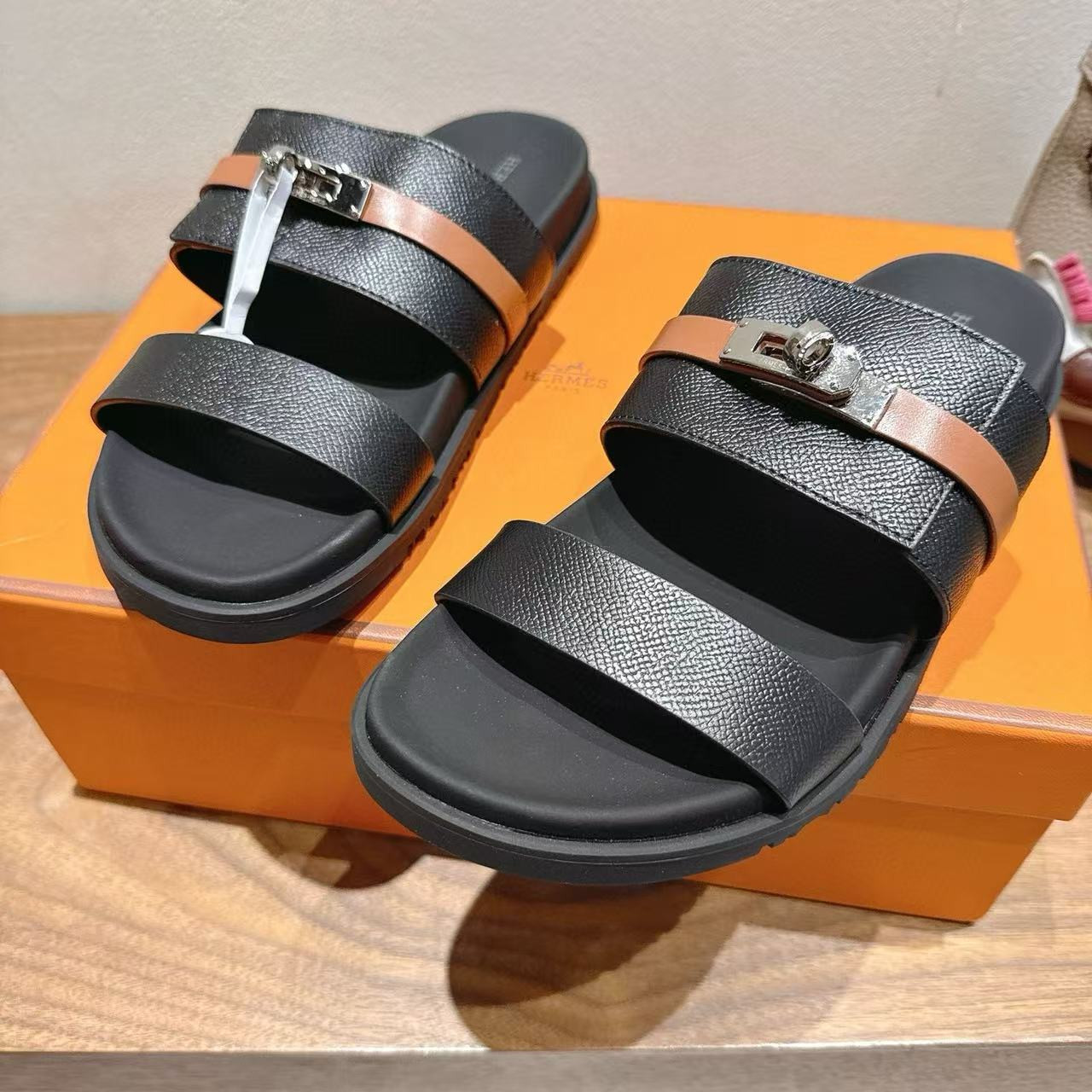 ua H**mes jackson sandal