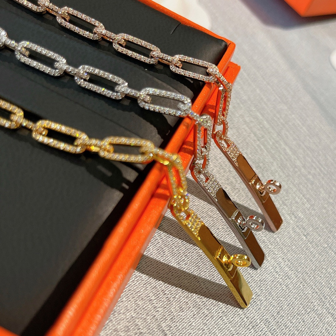 H**mes fully di*m*nd-encrusted kelly bracelet