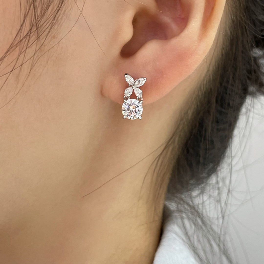 Gr*ff di*m*nd-encrusted butterfly stud earrings