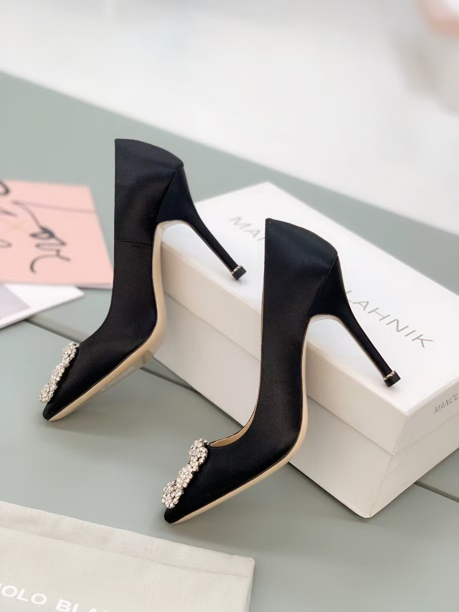 ua ma*n010 B1ah*ik hangisi black satin jewel buckle pumps
