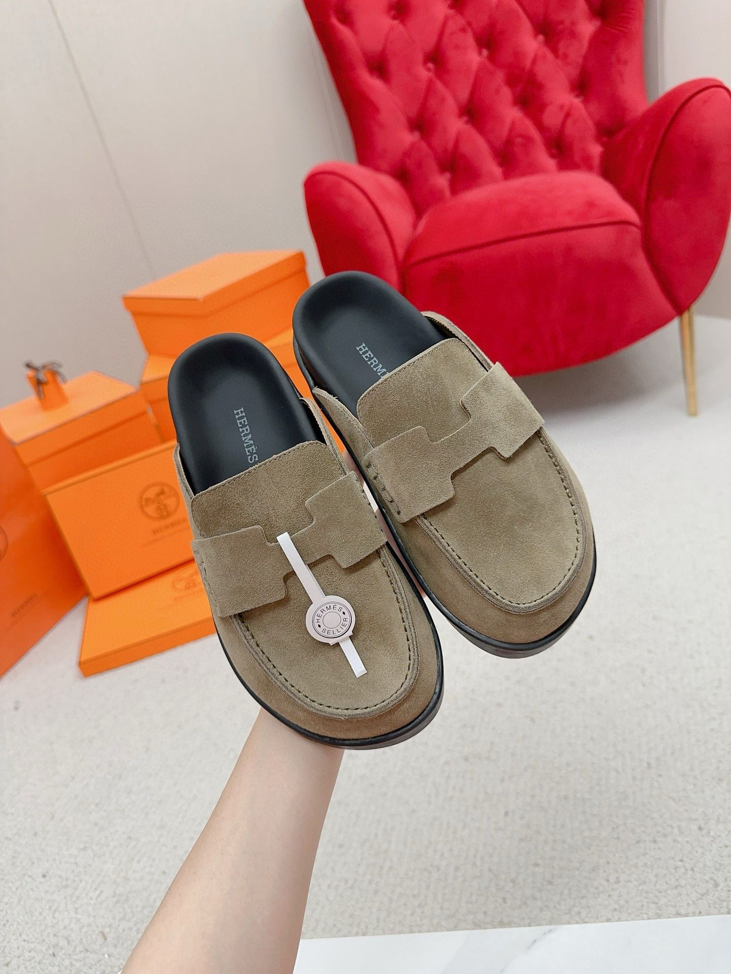 ua H**mes slippers