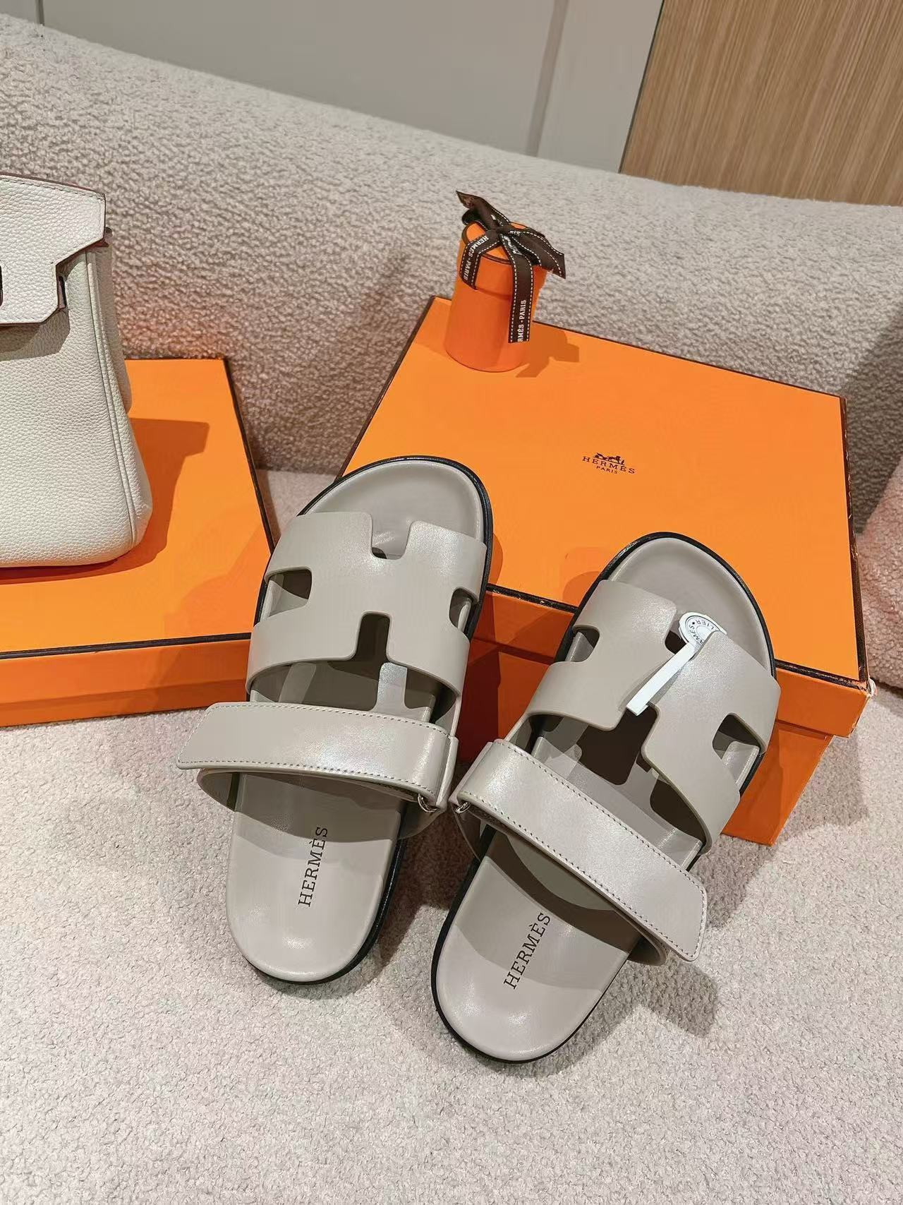 ua H**mes chypre sandal