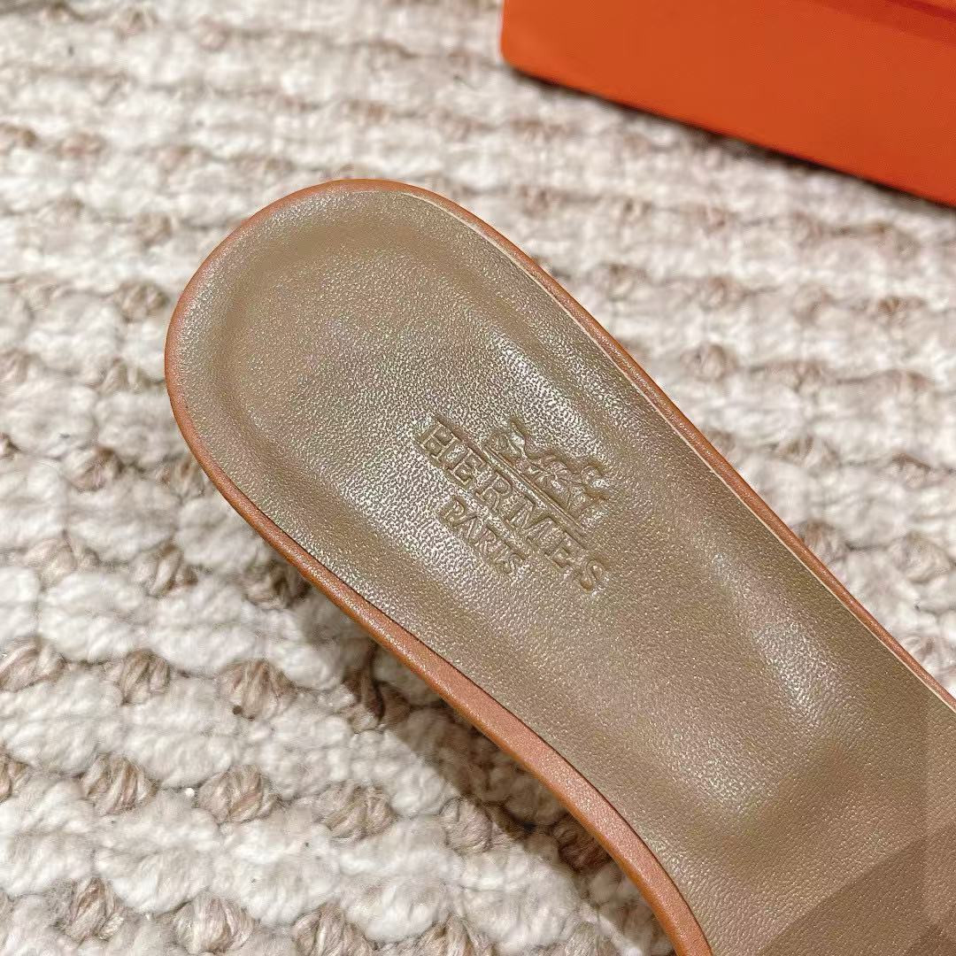 ua H**mes oasis sandal