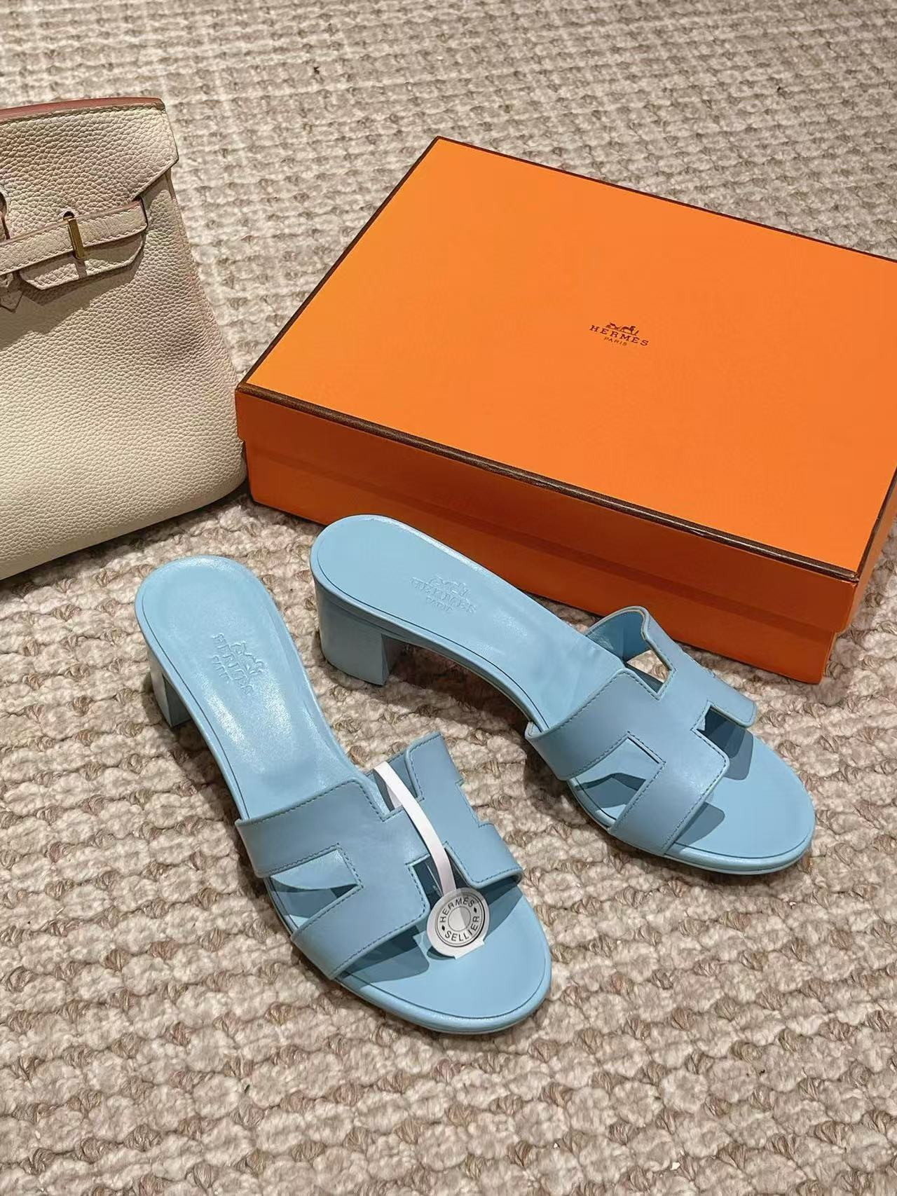ua H**mes oasis sandal